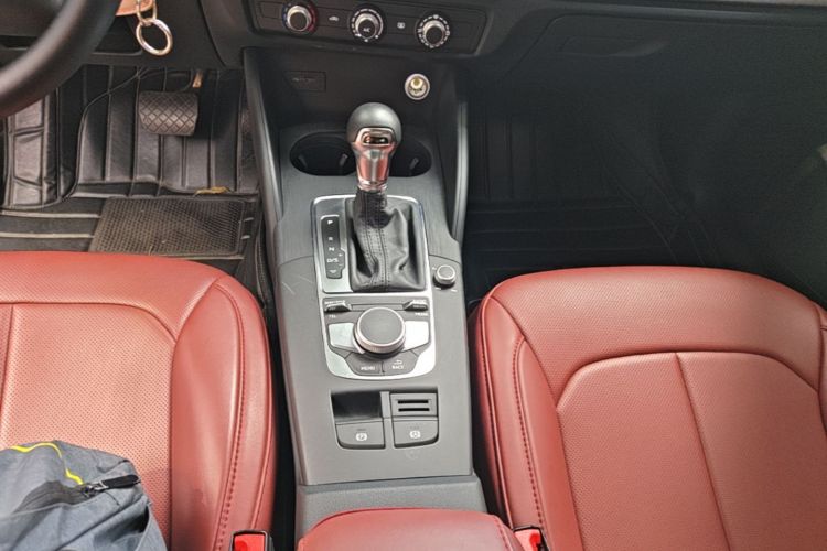 Audi A3 2019 car image #14