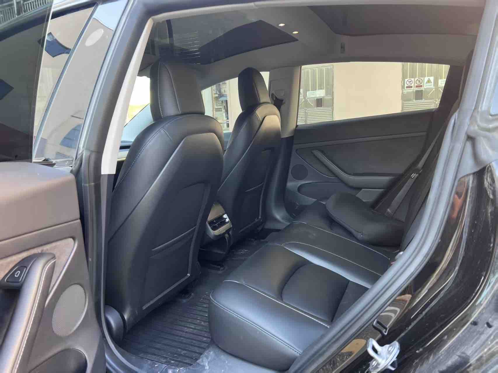 Tesla Model 3 2022 car image #2