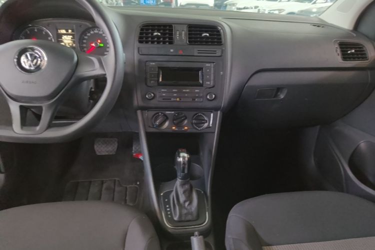 Volkswagen Polo 2016 #13 Volkswagen Polo 2016 car image #13