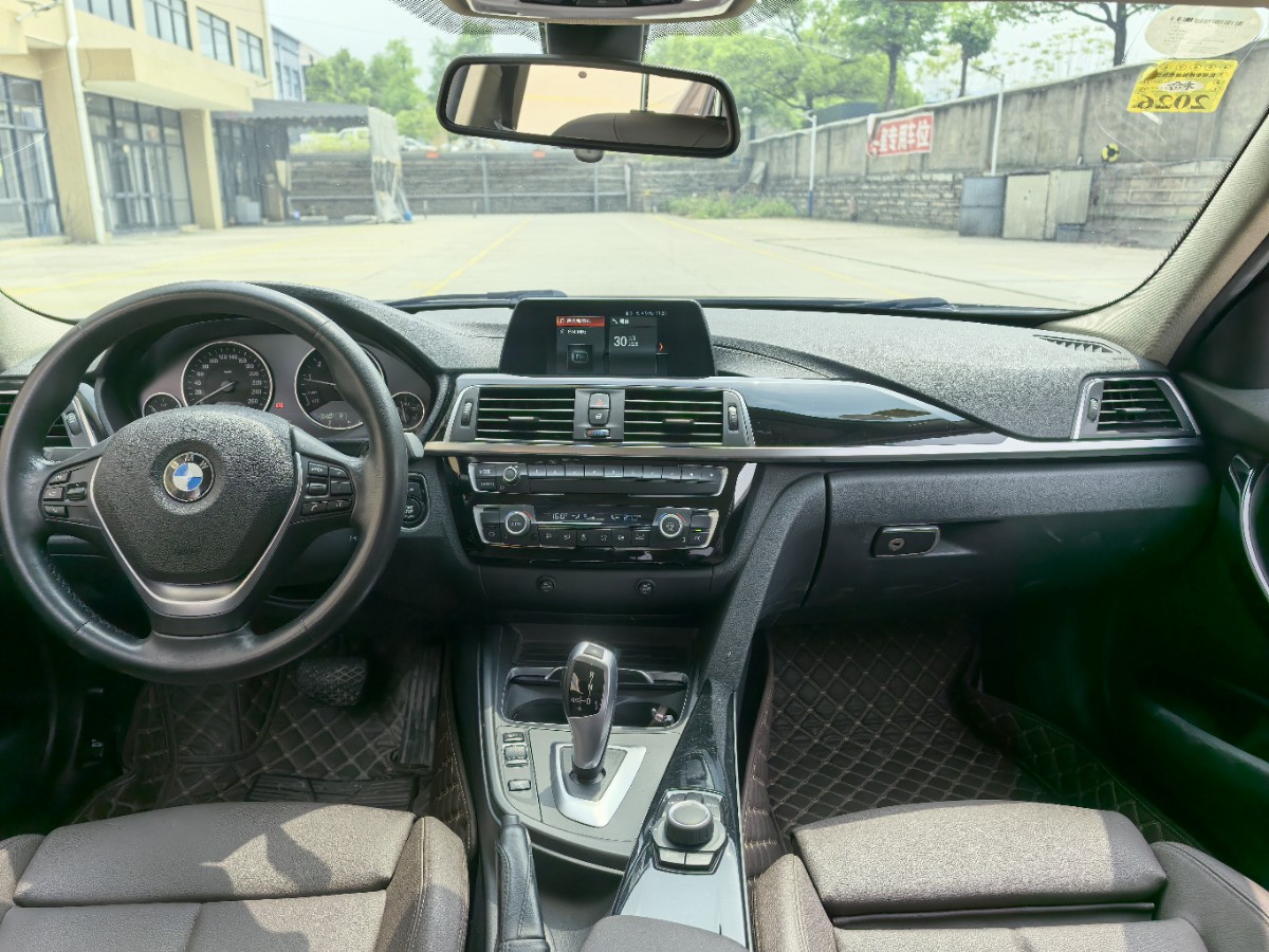 BMW 3 Series 2018 car image #4