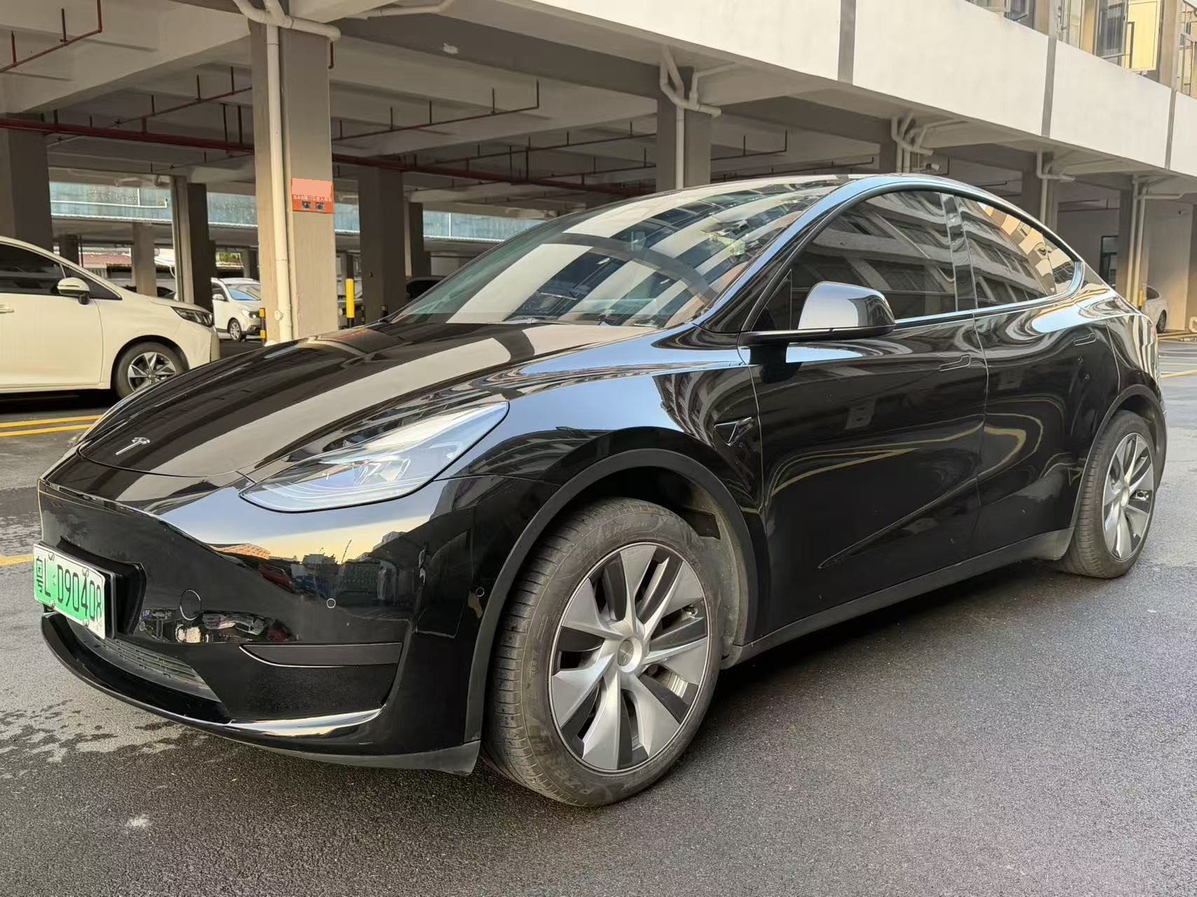 Tesla Model Y 2023 imagem de carro 