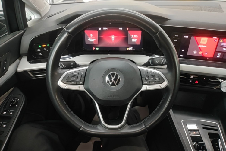 Volkswagen Golf 2021 car image #11