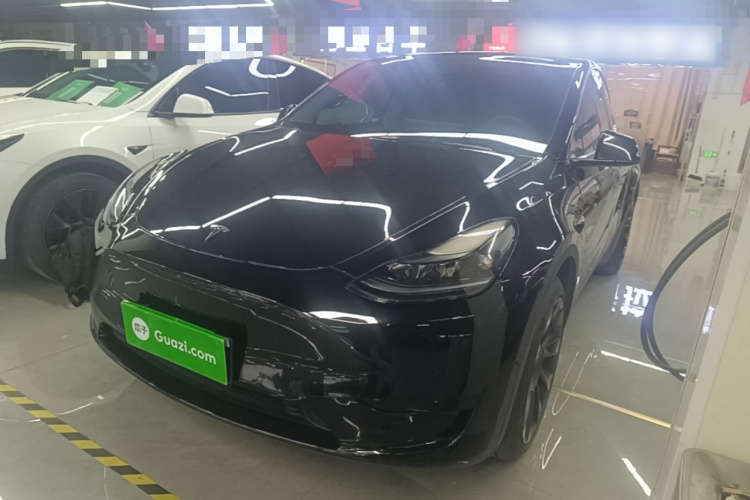 Tesla Model Y 2023 #2 Tesla Model Y 2023 car image #2
