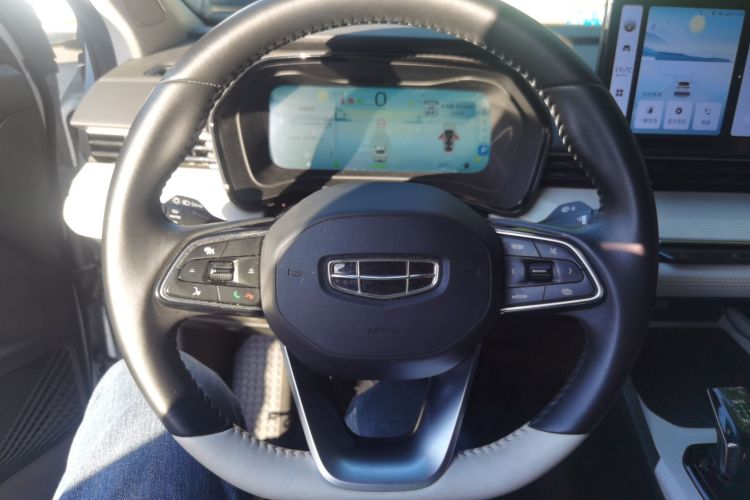 GEELY Emgrand L HiP 2022 car image #15