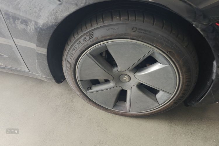 Tesla Model 3 2021 car image #9