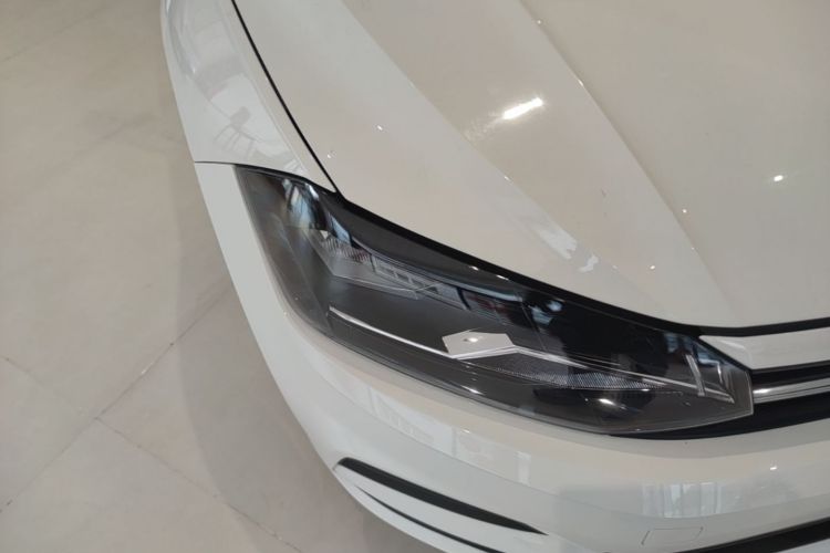 Volkswagen Polo 2022 car image #8