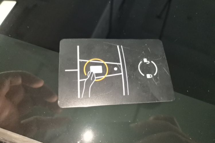 Tesla Model 3 2023 car image #9