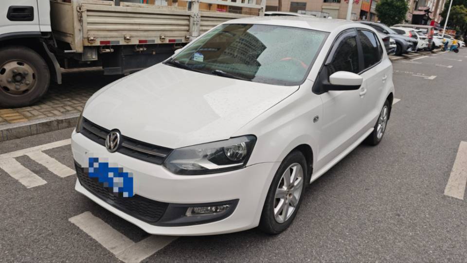 Volkswagen Polo 2013 Volkswagen Polo 2013 car image