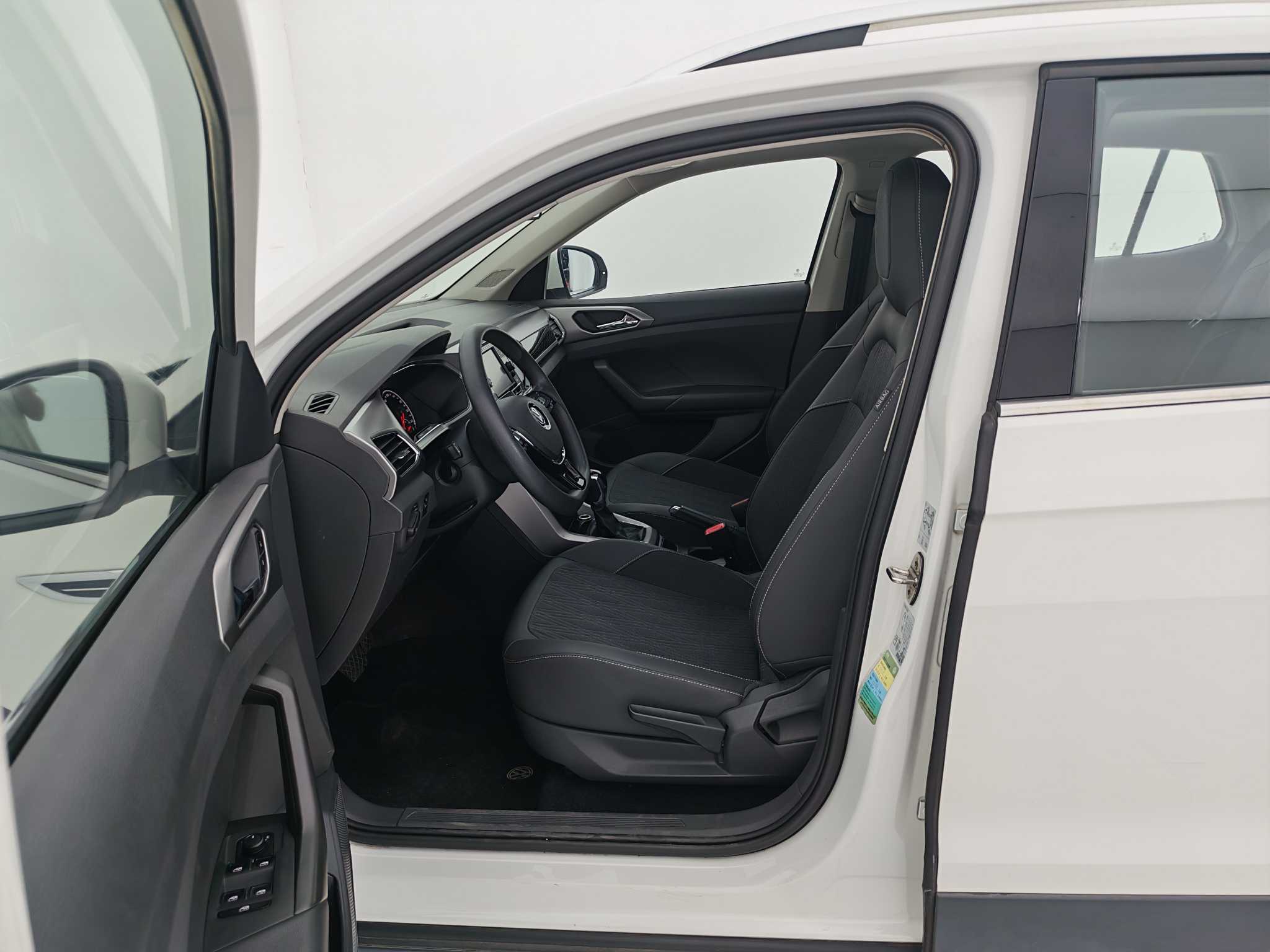 Volkswagen T-Cross 2020 car image #7