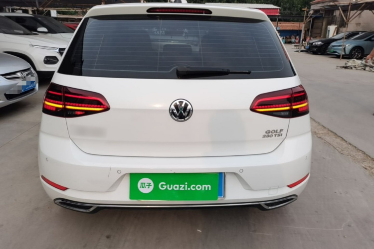Volkswagen Golf 2019 car image #6