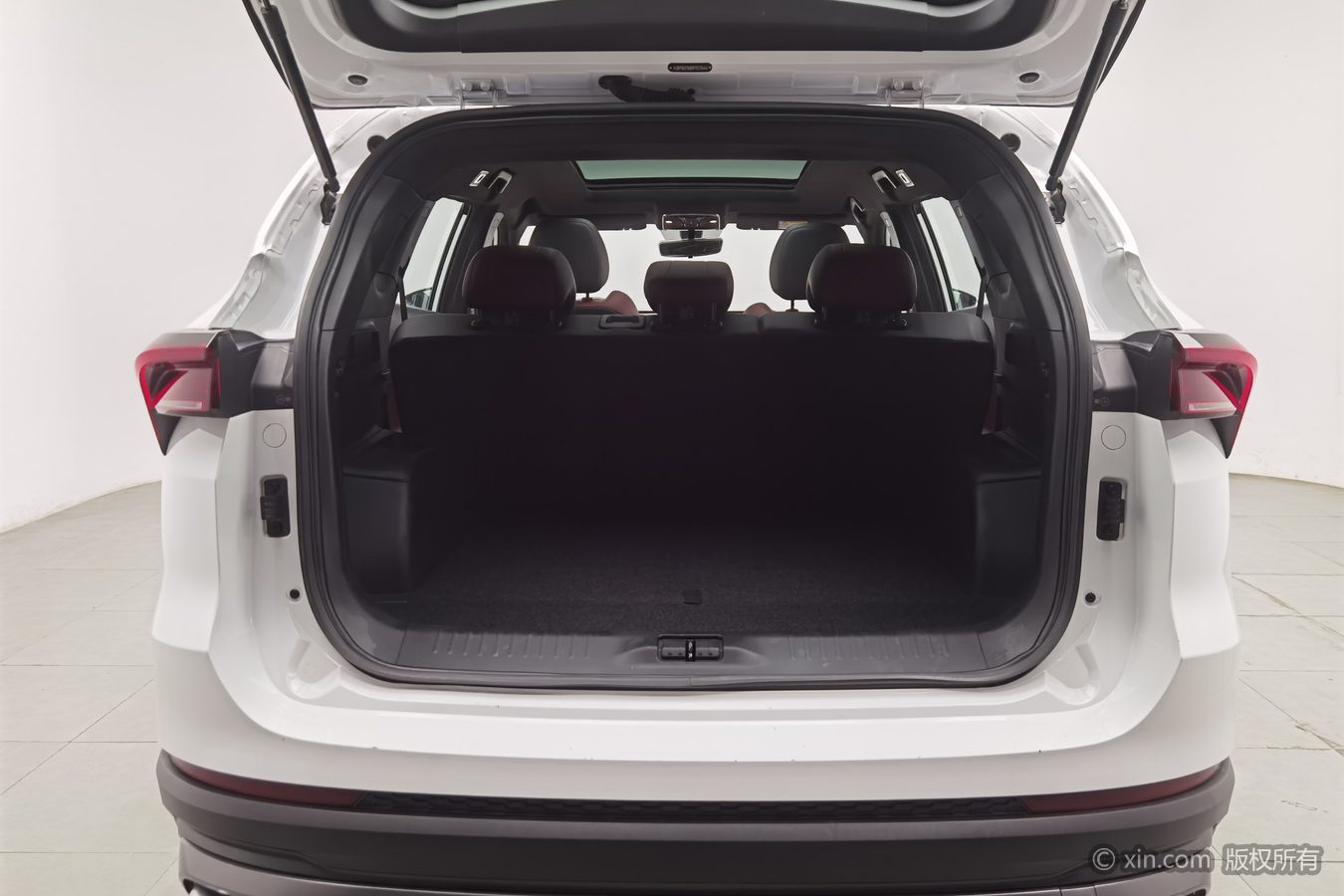 Jetour X70 PLUS 2024 car image #17