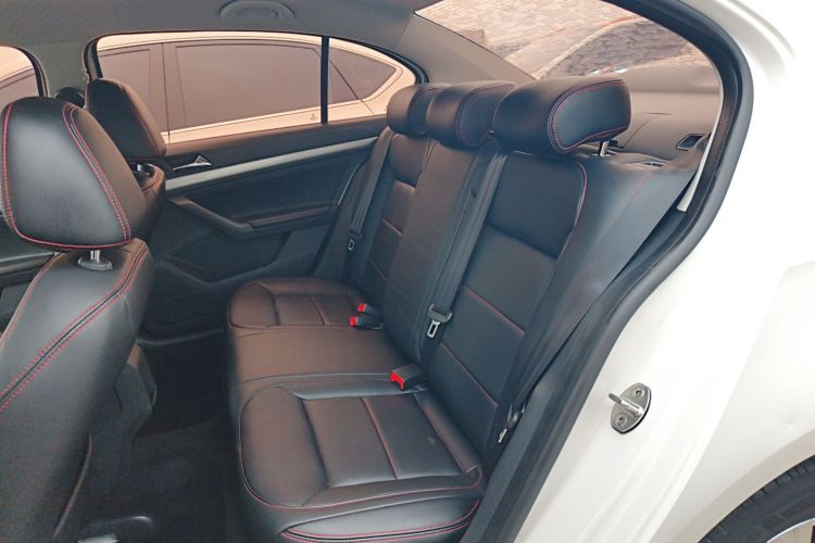 Volkswagen Lavida 2017 car image #13
