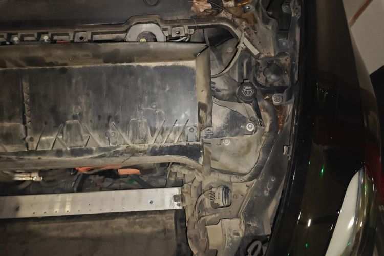 Tesla Model Y 2022 car image #23