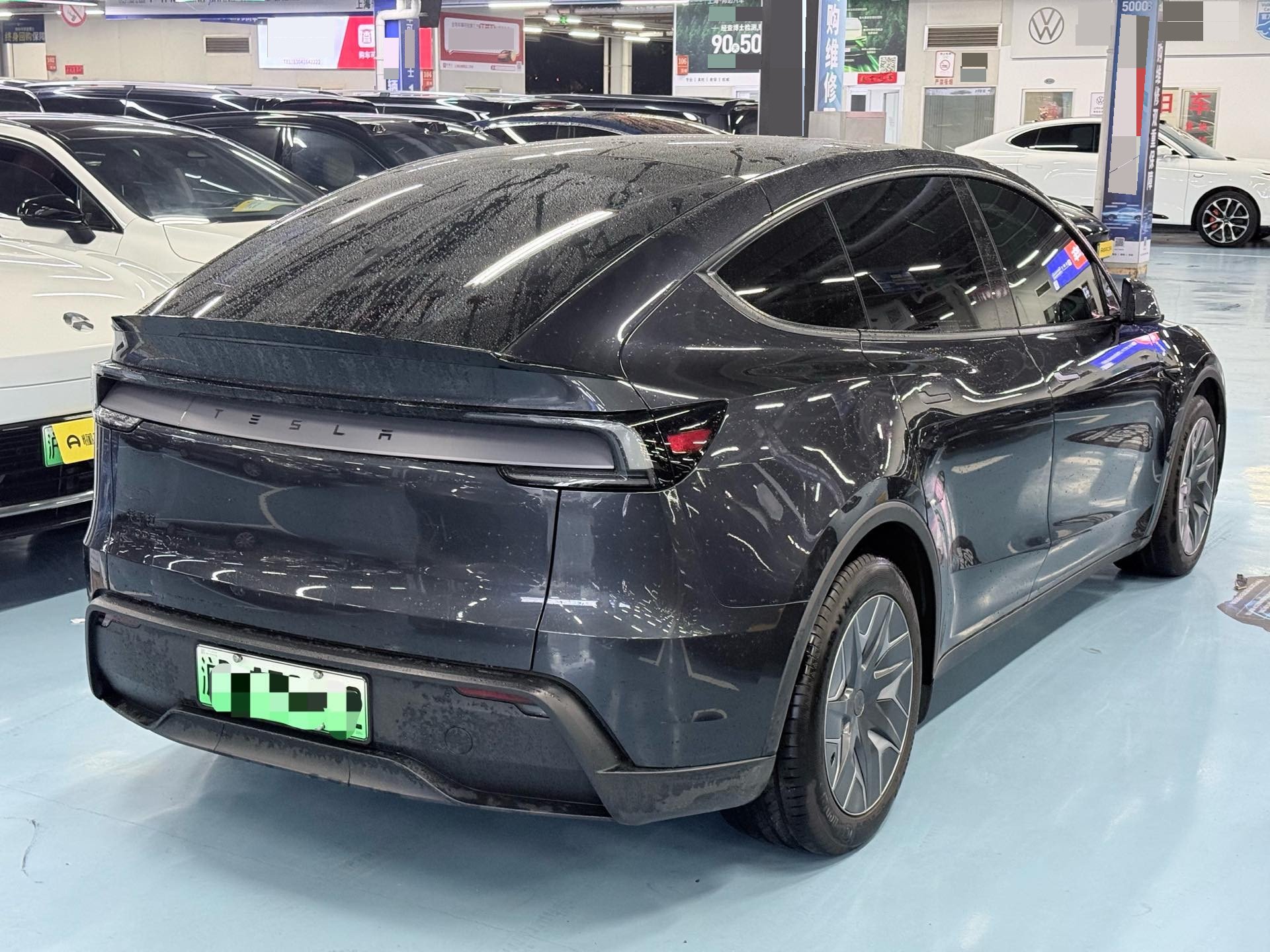 Tesla Model Y L 2025 #3 Tesla Model Y L 2025 car image #3