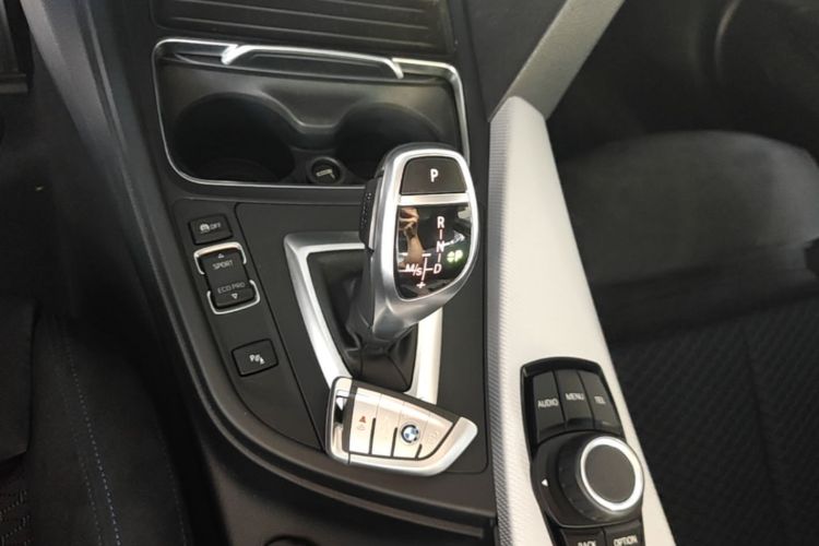 BMW 3 Series 2017 #14 BMW 3 Series 2017 car image #14