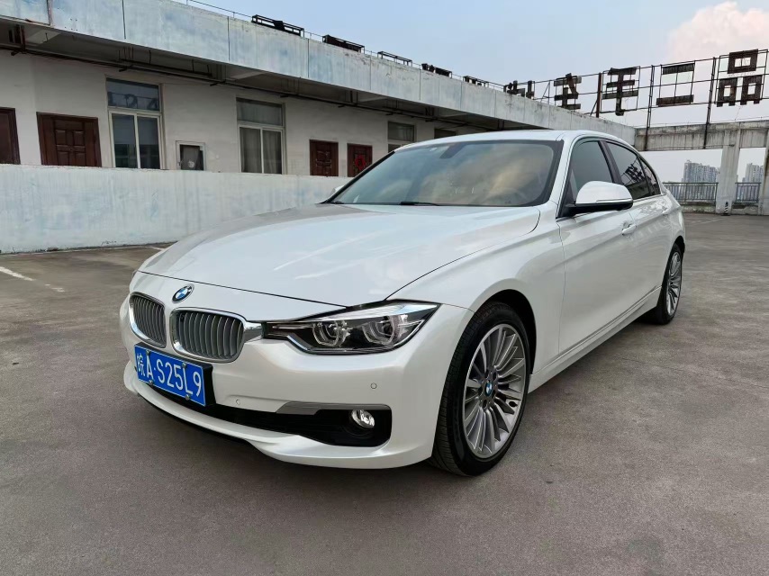 BMW 3 Series 2019 car image 