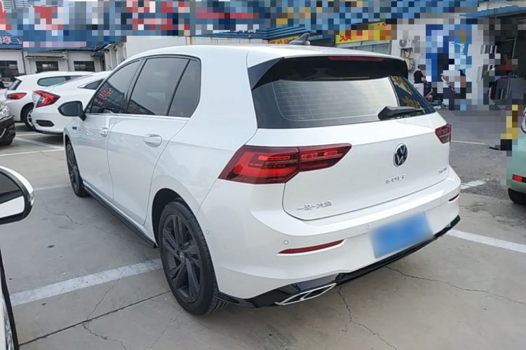 Volkswagen Golf 2022 car image #5