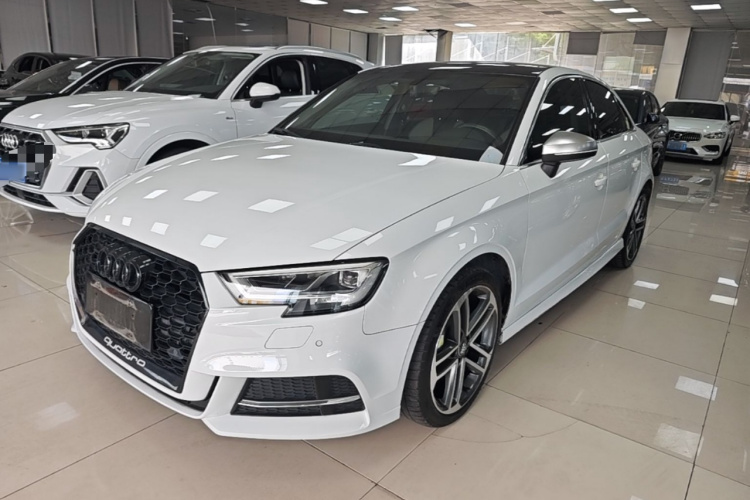 Audi A3 2019 car image #2