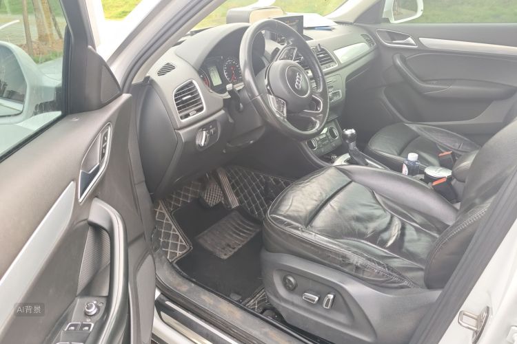 Audi Q3 2016 car image #18