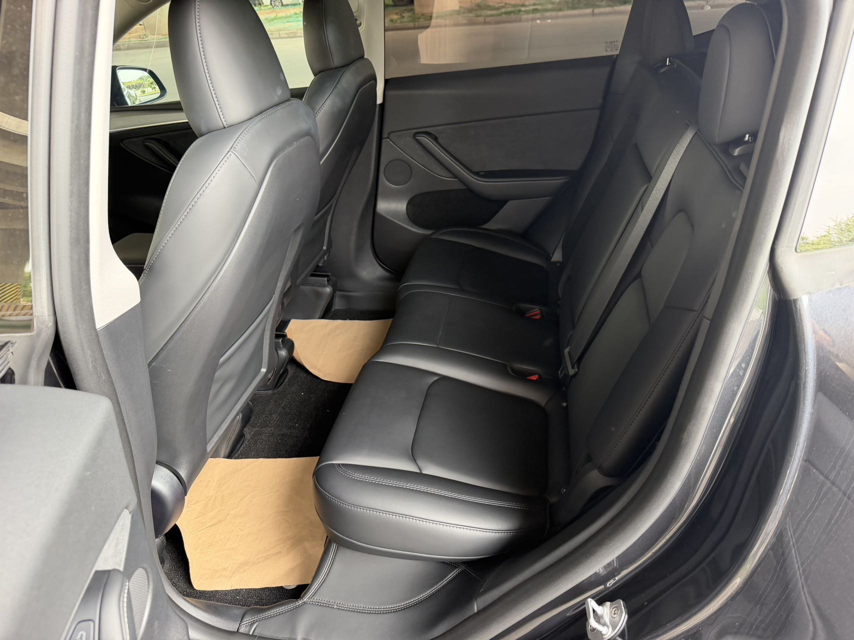 Tesla Model Y 2025 #6 Tesla Model Y 2025 car image #6