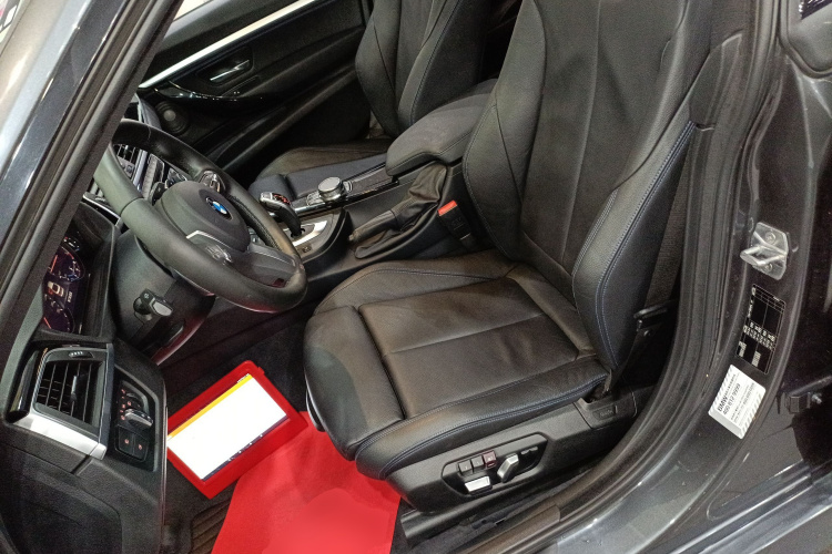 BMW 3 Series GT 2019 car image #19