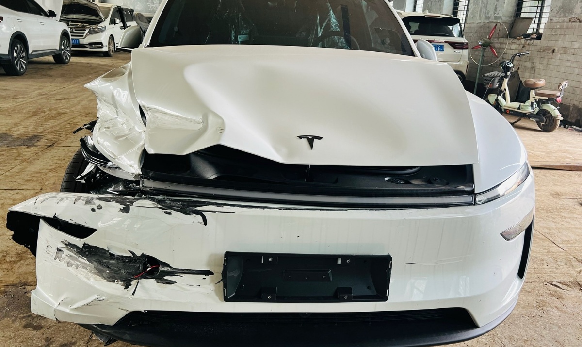 Tesla Model Y 2026 car image #9