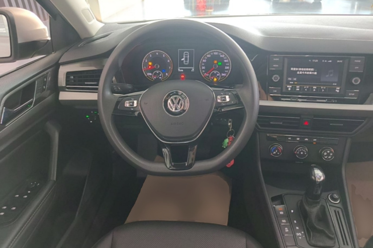 Volkswagen Lavida 2020 car image #11