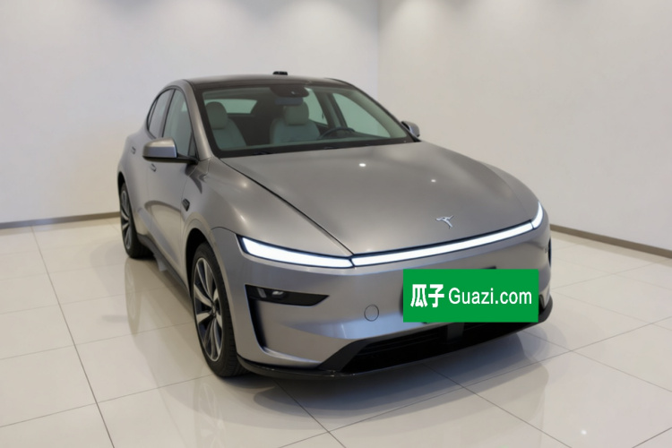 Tesla Model Y 2025 #4 Tesla Model Y 2025 car image #4
