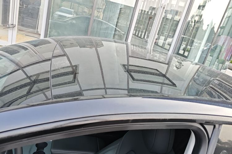 Tesla Model Y 2022 immagine di auto #25