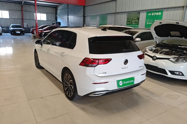 Volkswagen Golf 2022 car image #5