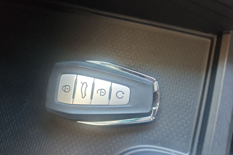 GEELY Binray 2025 صورة سيارة #9