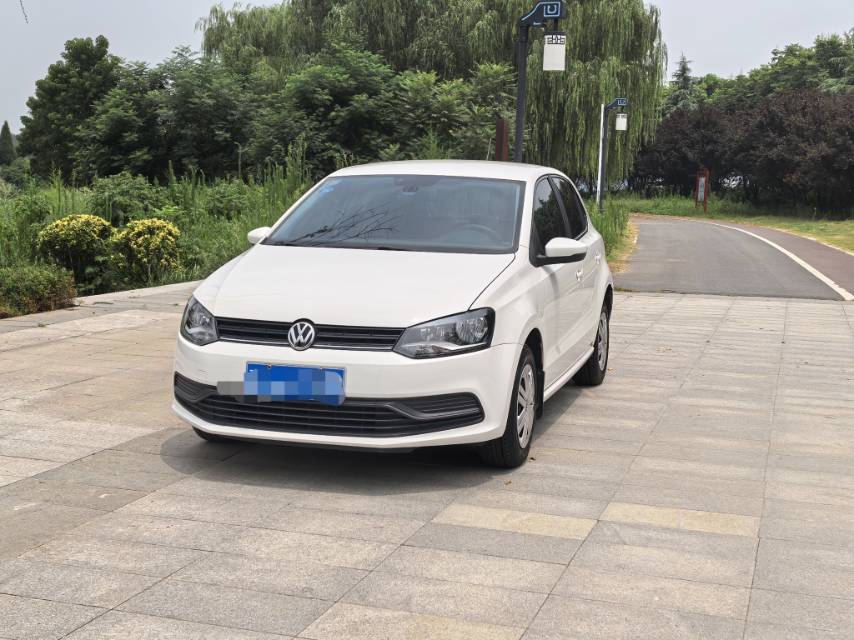 Volkswagen Polo 2015 immagine di auto 