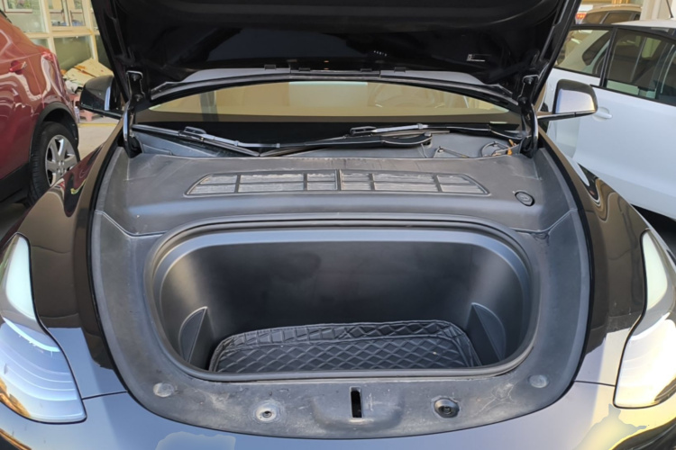 Tesla Model Y 2022 صورة سيارة #20
