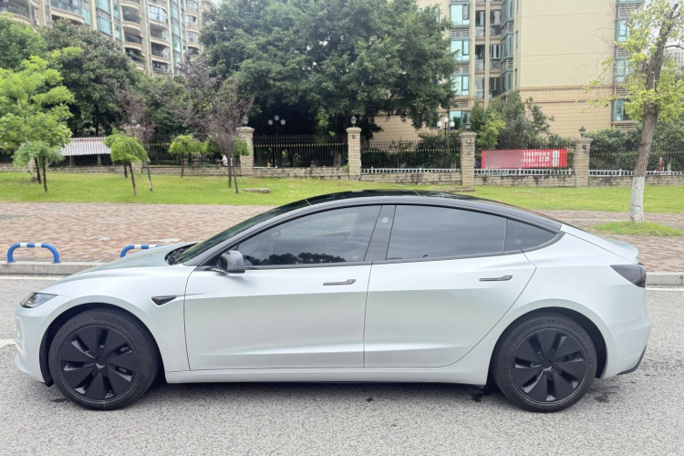 Tesla Model 3 2024 #8 Tesla Model 3 2024 car image #8