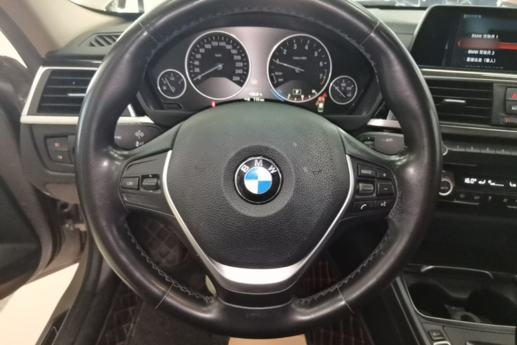 BMW 3 Series 2017 #11 BMW 3 Series 2017 car image #11