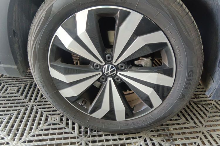 Volkswagen Tharu 2025 car image #9