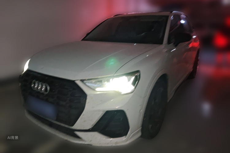 Audi Q3 2022 car image #2