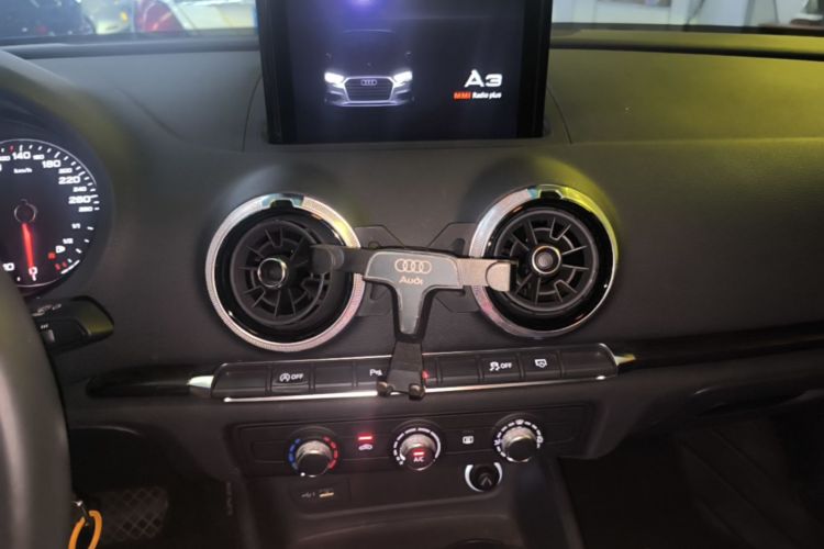 Audi A3 2020 car image #13