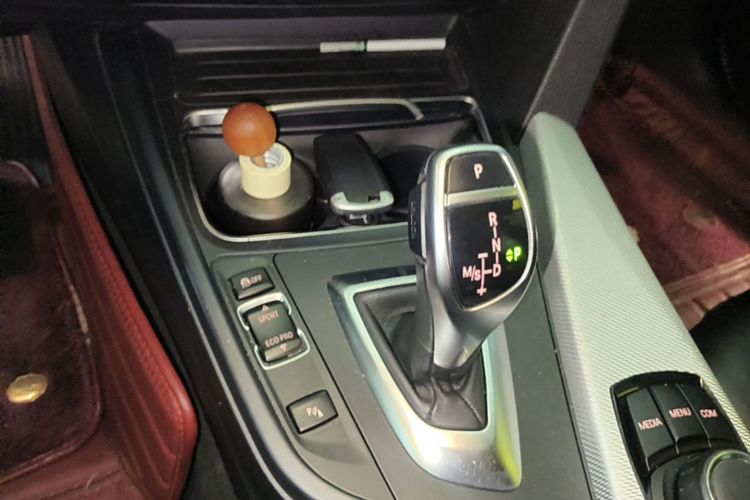 BMW 3 Series 2018 #14 BMW 3 Series 2018 car image #14