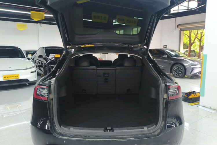 Tesla Model Y 2022 #21 Tesla Model Y 2022 car image #21