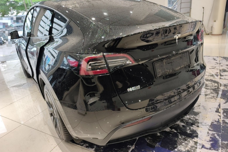 Tesla Model Y 2022 car image #5