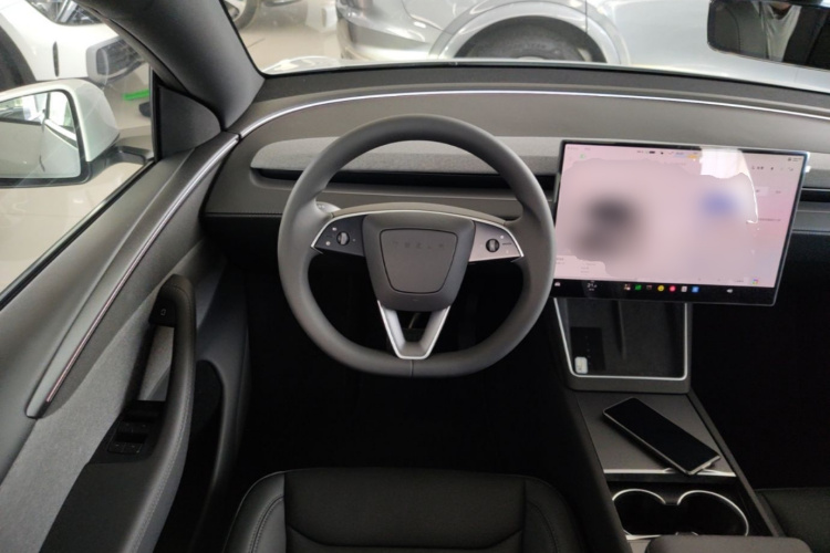 Tesla Model Y 2026 car image #11