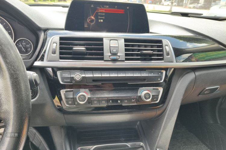 BMW 3 Series 2016 car image #15