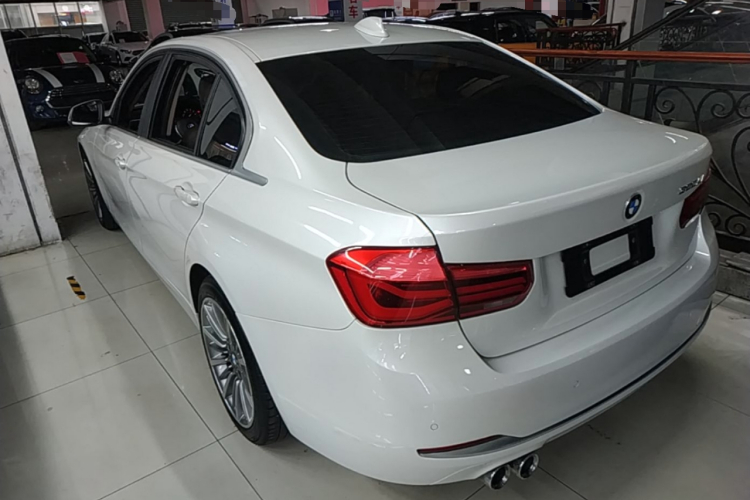 BMW 3 Series 2019 #7 BMW 3 Series 2019 car image #7