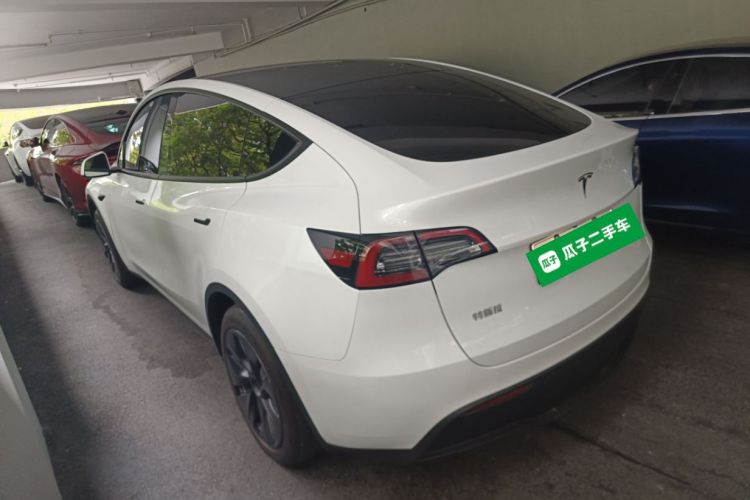 Tesla Model Y 2024 #7 Tesla Model Y 2024 car image #7