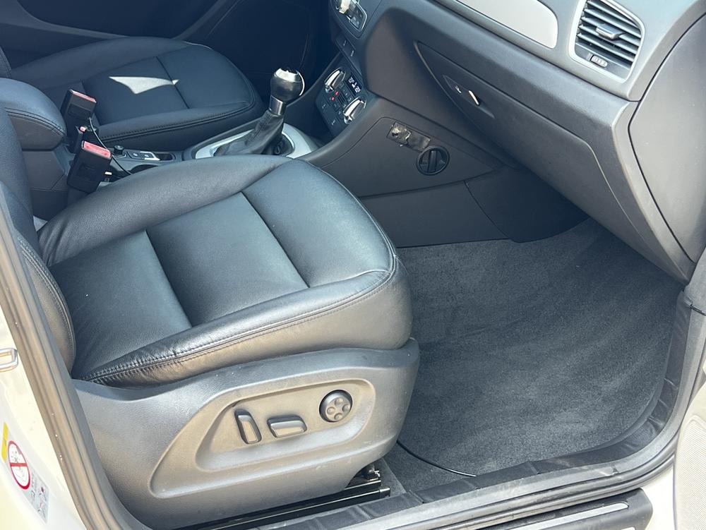 Audi Q3 2014 car image #9