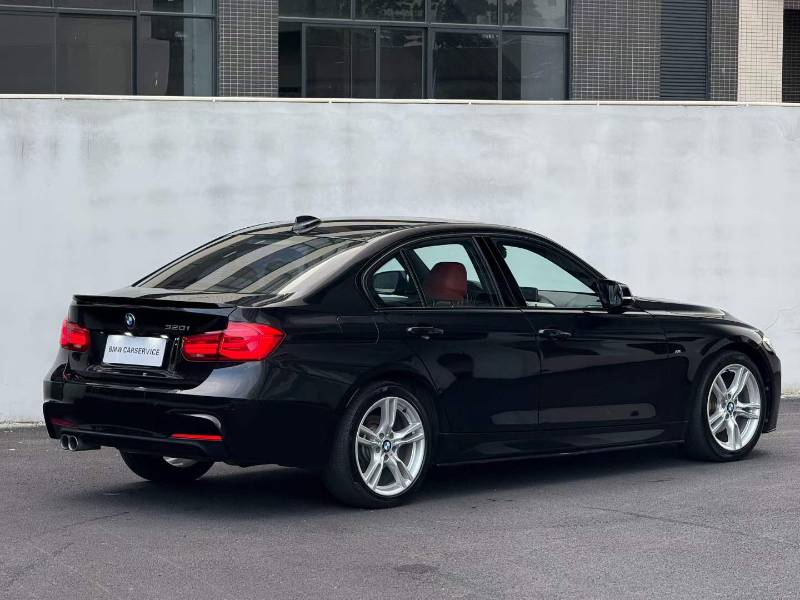 BMW 3 Series 2019 car image #9