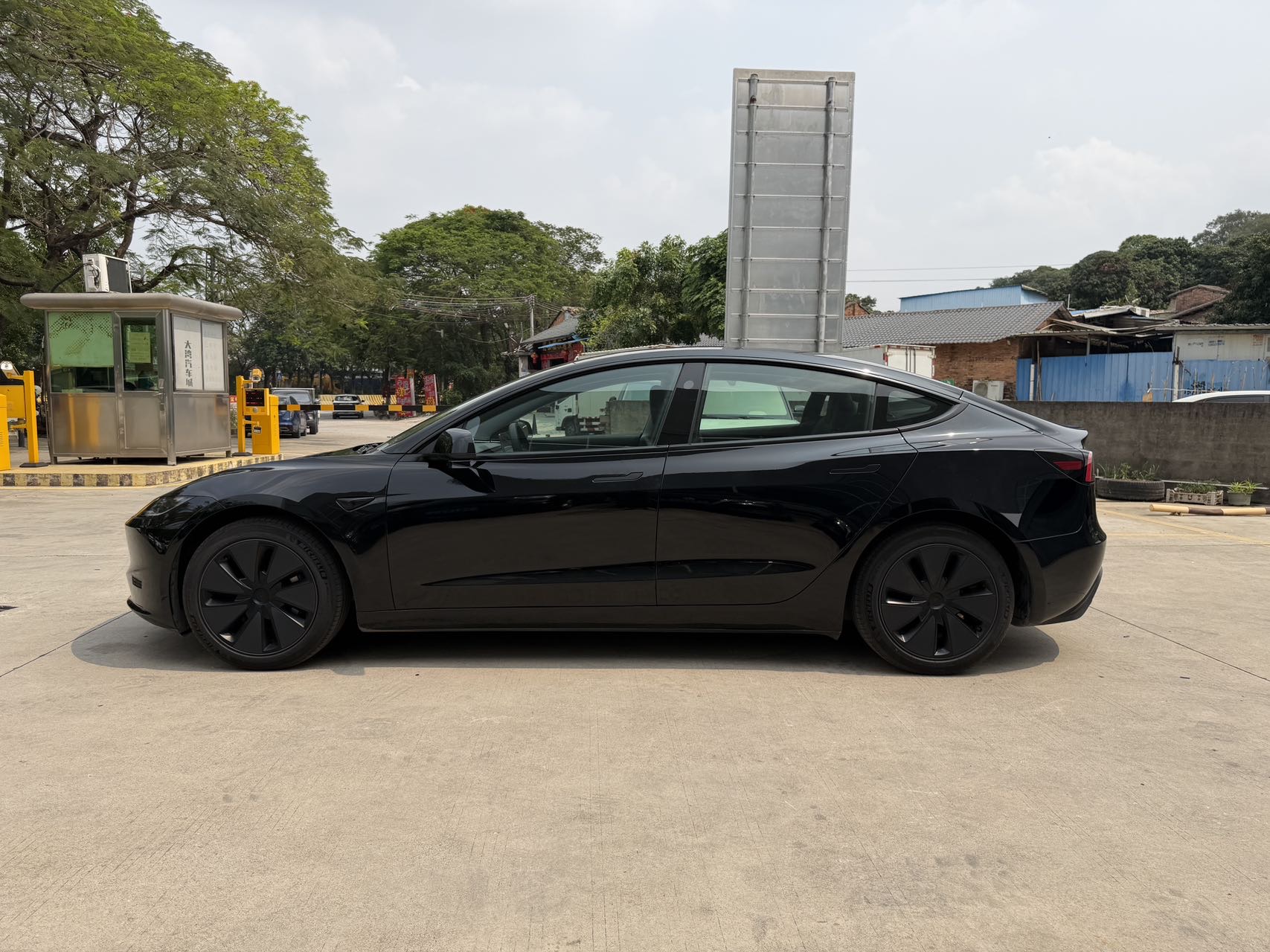 Tesla Model 3 2023 #4 Tesla Model 3 2023 car image #4