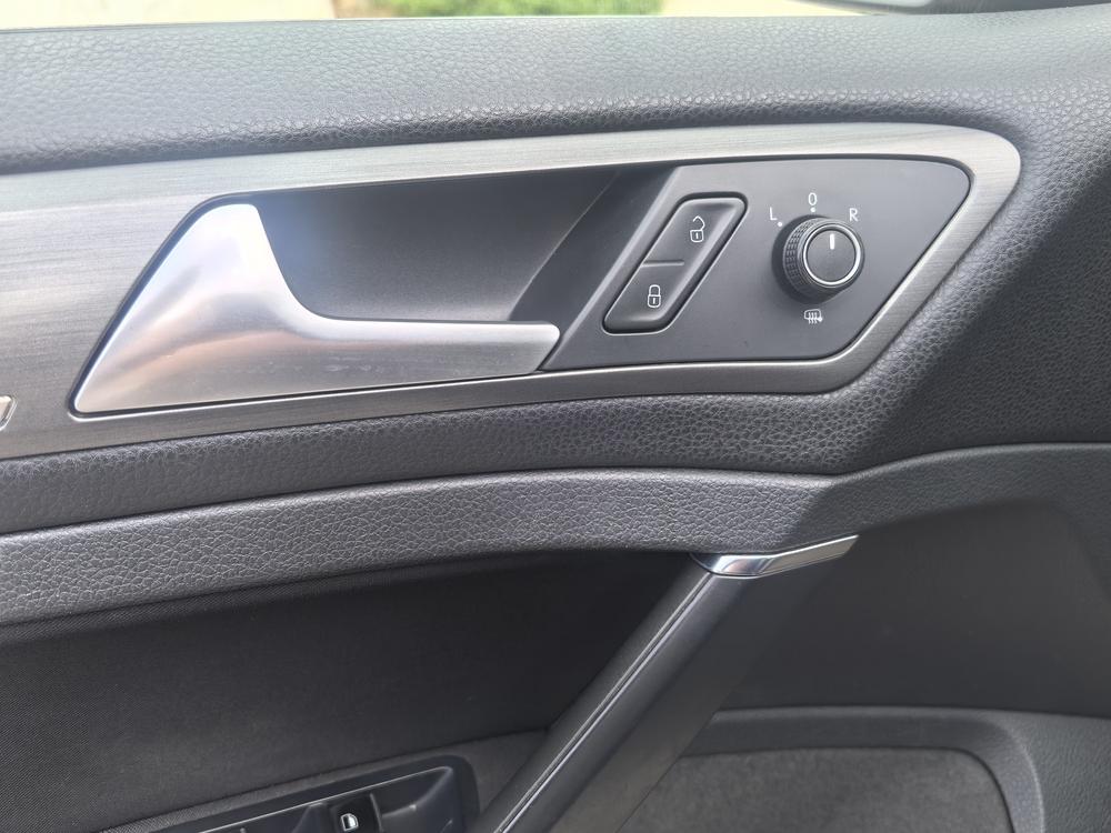 Volkswagen Golf 2014 car image #17