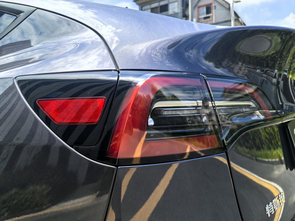 Tesla Model Y 2023 #8 Tesla Model Y 2023 car image #8